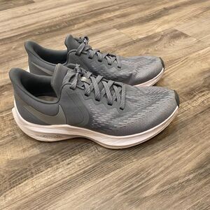 Nike Zoom Winflo Size 8